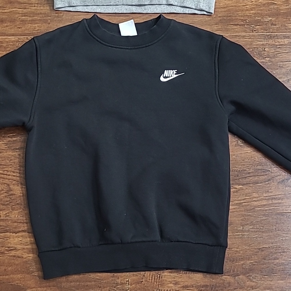 Nike Sweatshirt Duo in Gray and Black Lot Of Two Size M Kids - Picture 2 of 10